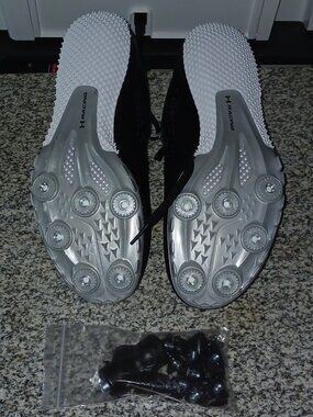 NWT Under Armour Sprint Track Spikes Black White Size 6.5 Men 8 Women